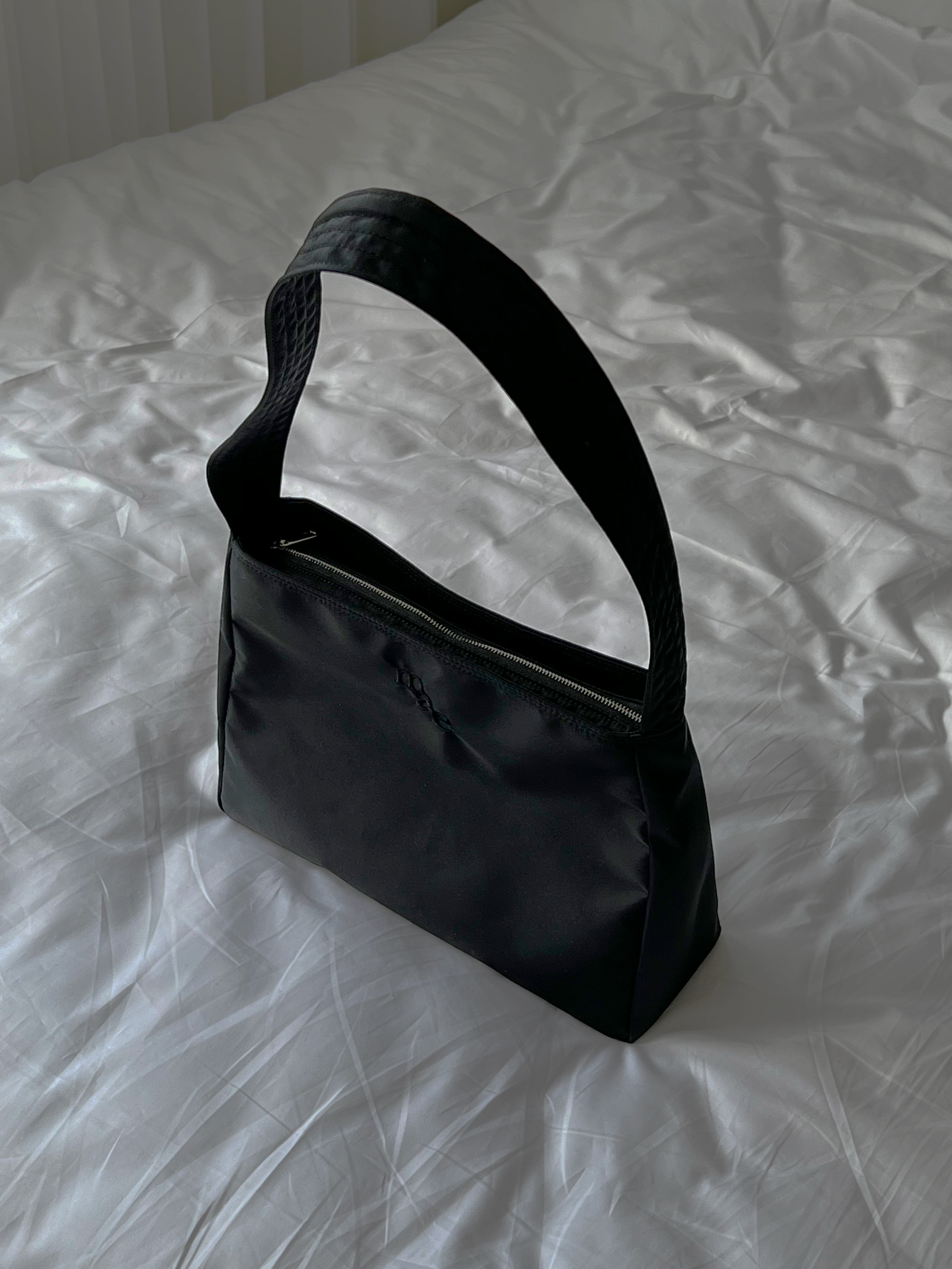 {REFURB} Comfy Bag_Black